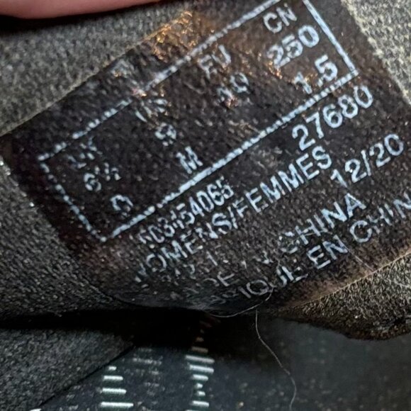 Clarks Cloudsteppers Breeze Sea Thong Sandals - Picture 10 of 10